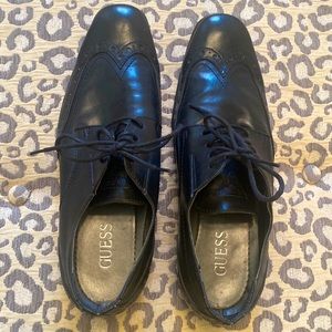 Men’s Guess wing tip shoes size 9-1/2 black